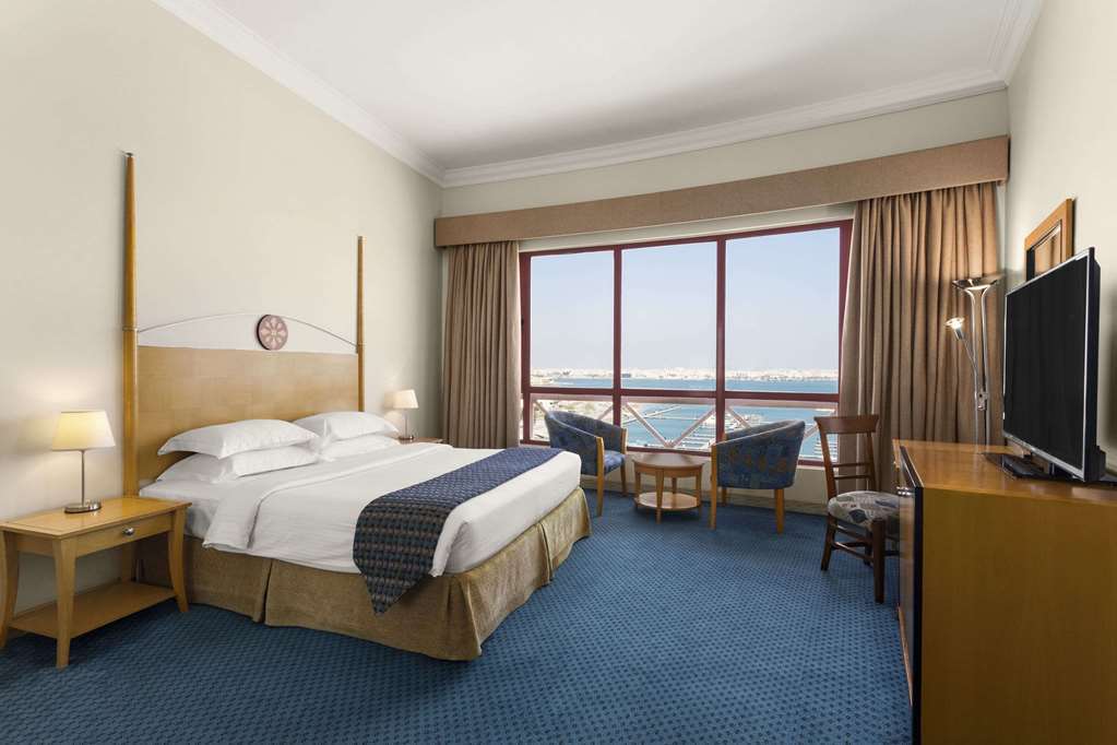 Happy Days Hotel Manama Room photo
