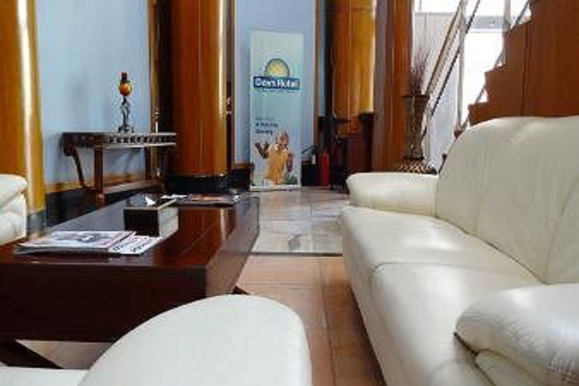 Happy Days Hotel Manama Exterior photo
