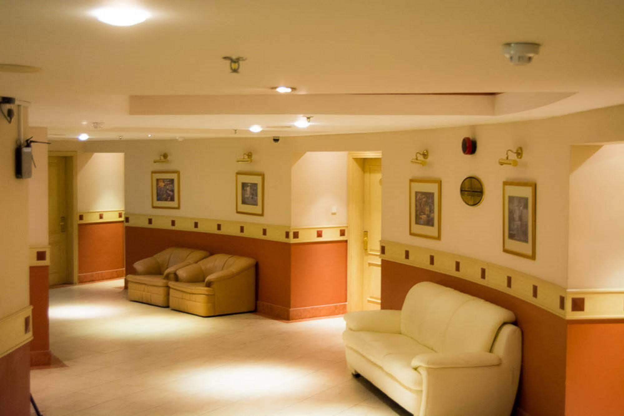 Happy Days Hotel Manama Exterior photo