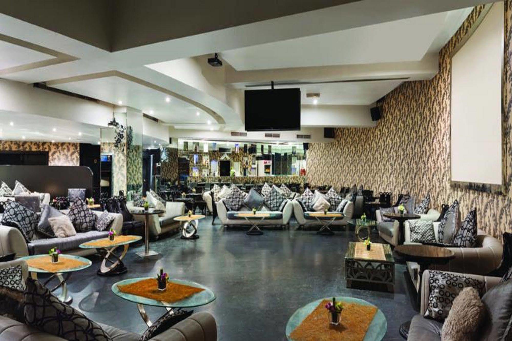 Happy Days Hotel Manama Exterior photo