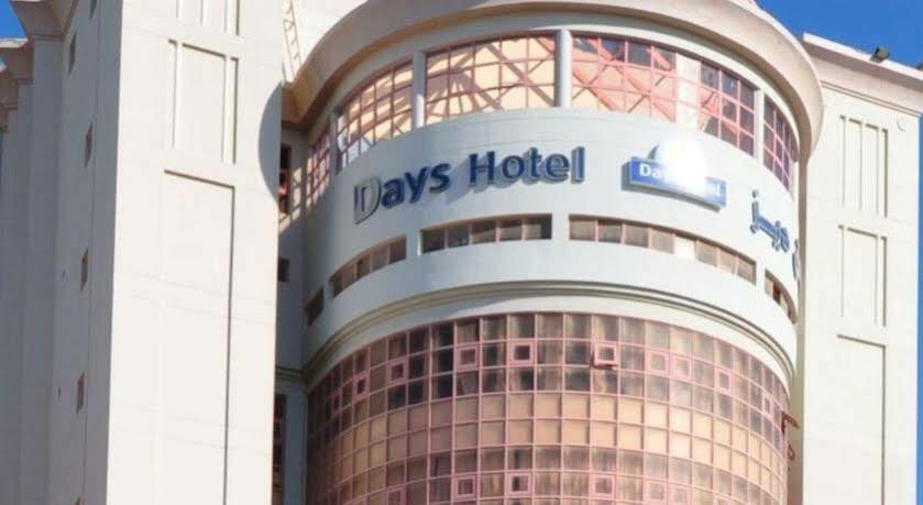Happy Days Hotel Manama Exterior photo